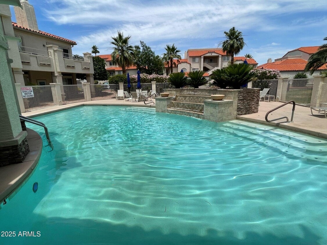 Foto principal - 10080 E Mountainview Lake Dr