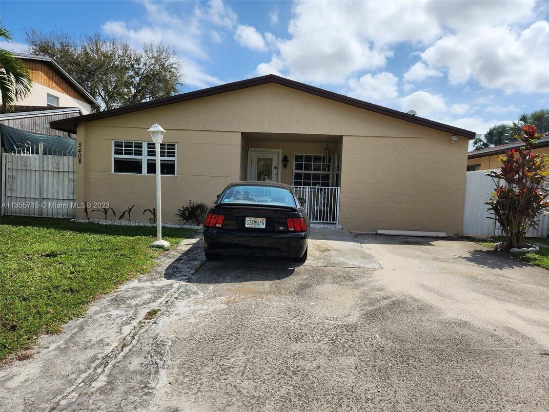 5408 NW 193rd Ln, Miami Gardens, FL 33055 House for Rent in Miami