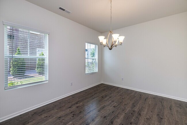 Foto del edificio - 3 Bedroom Townhome Bonterra Village AVAILA...