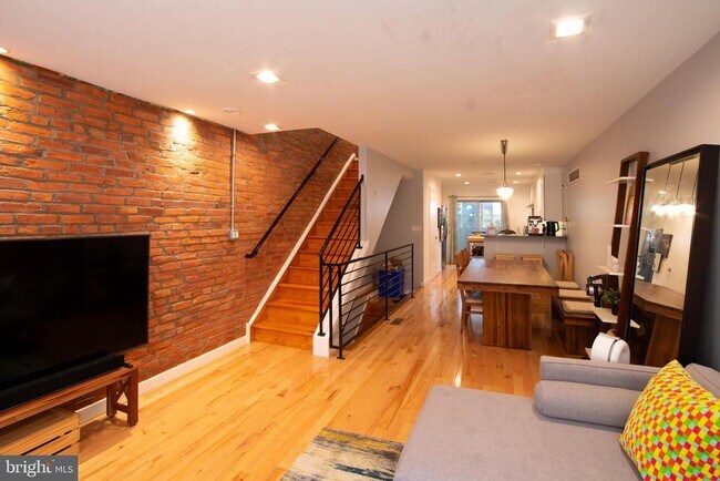 Building Photo - 1316 S Bouvier St
