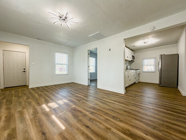 Foto del edificio - 612 Atwood Ave