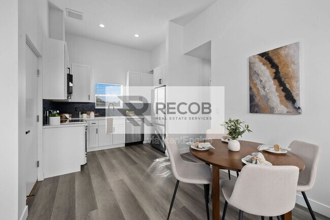 Foto del edificio - 1638 Elm Ave