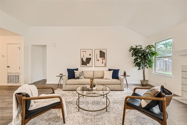 Foto del edificio - 905 Jasmine Trail