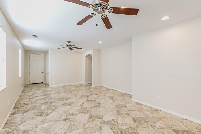 Building Photo - 41544 Via Arleta