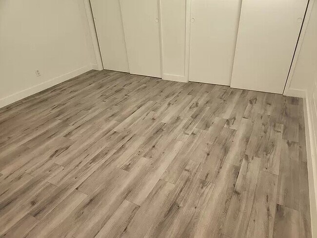 Foto del edificio - STUNNING 2 BEDROOMS AND 1 BATHROOM UNIT FOR LEASE