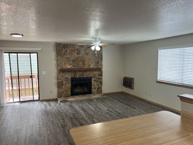Building Photo - 131 S Zang Way