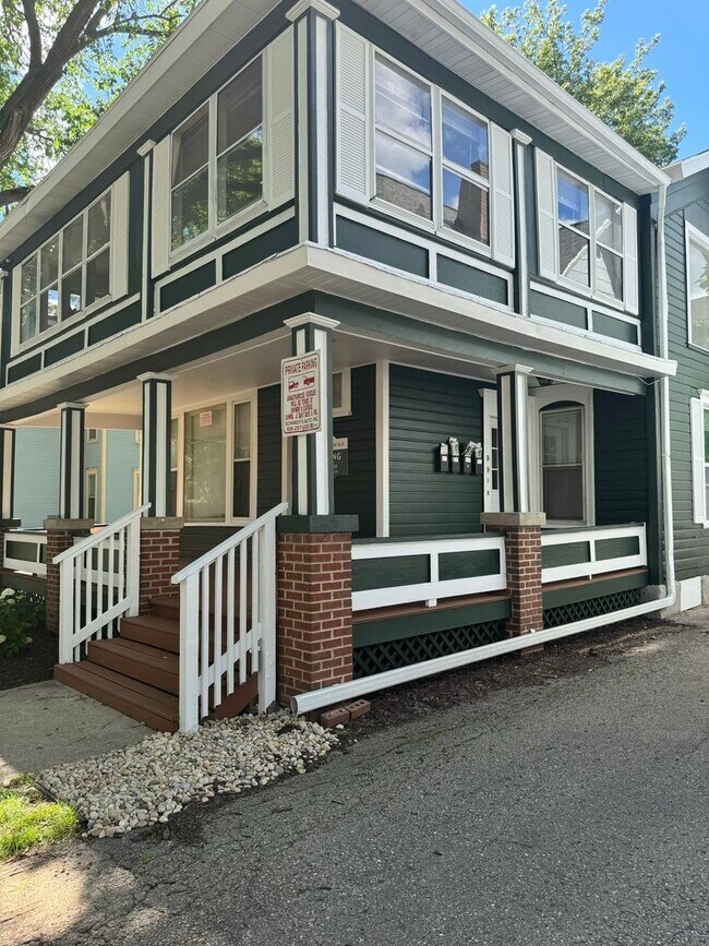 Foto del edificio - 412 W Washington Ave