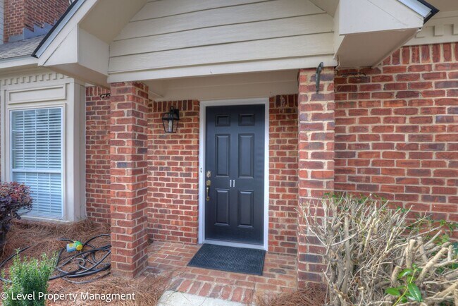 Building Photo - Students welcome!! 3/2 Near University of South Alabama