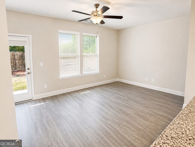 Building Photo - 3457 Sumersbe court