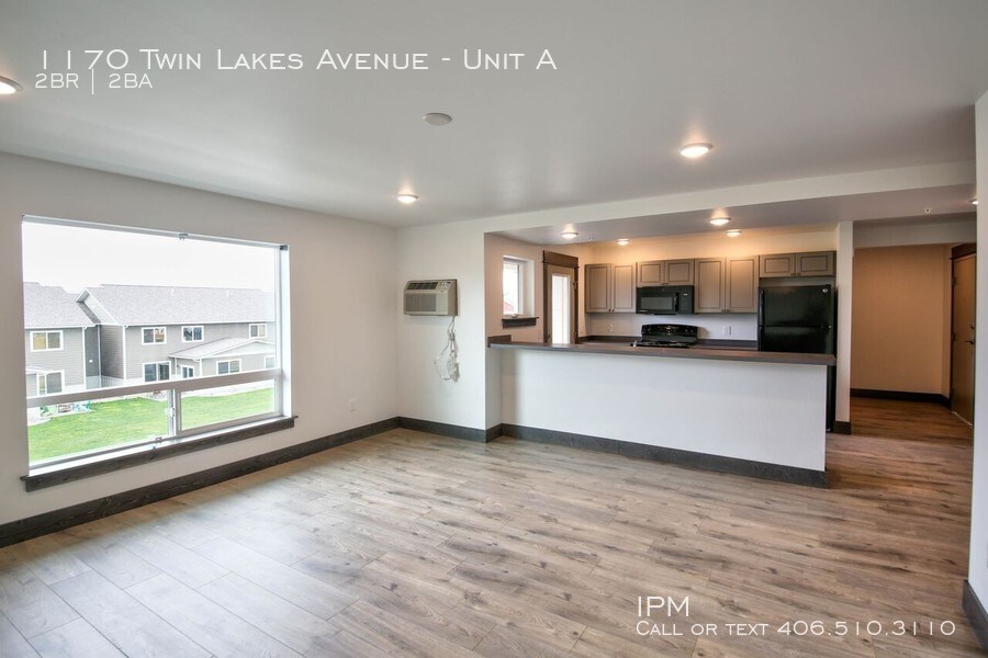 Primary Photo - 1170 Twin Lakes Ave