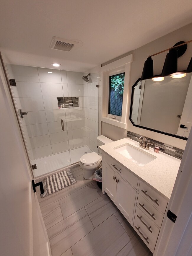 Building Photo - 7279 SW Canyon Ln