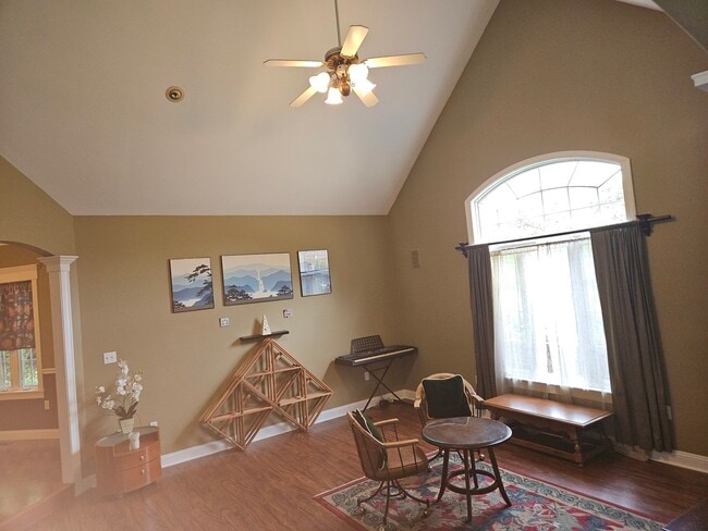 Foto del edificio - 688 Fox Hollow Ct