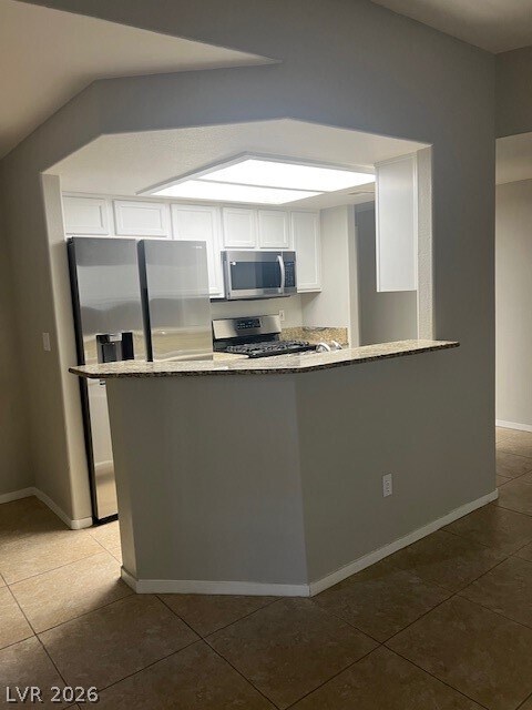 Foto del edificio - 2975 Bluegrass Ln