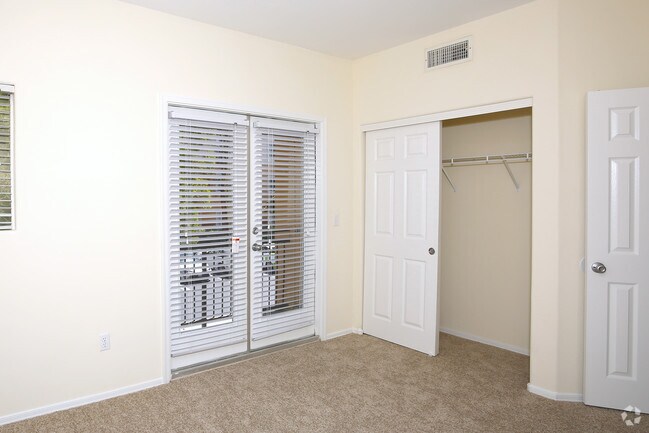 3 hab - 2.5 baños - Vintara Apartments