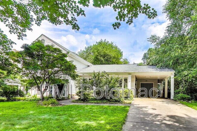 Photo - 10 Harvard Ct House