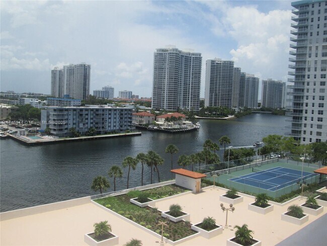 Foto del edificio - 290 174th St St