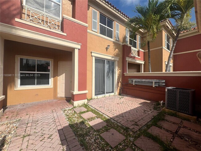 Foto del edificio - 6202 NW 115th Pl