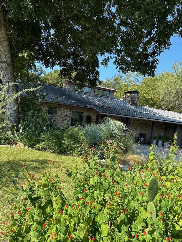 Primary Photo - 710 Whippoorwill Dr