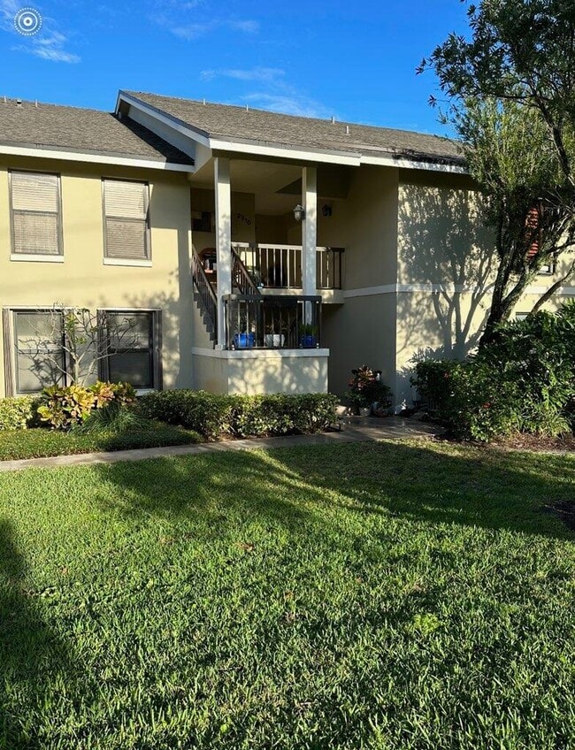 Building Photo - 2309 Fairway Dr S