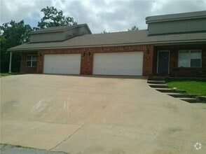 Building Photo - 261 Graystone Cir