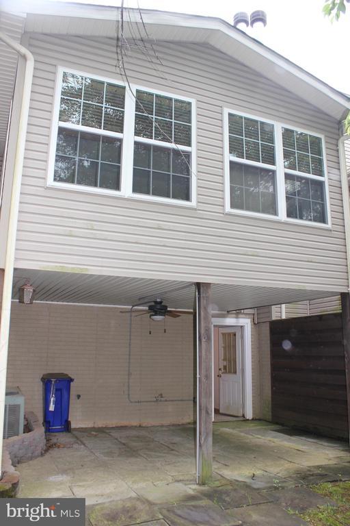 Foto del edificio - 9664 Guilford Rd