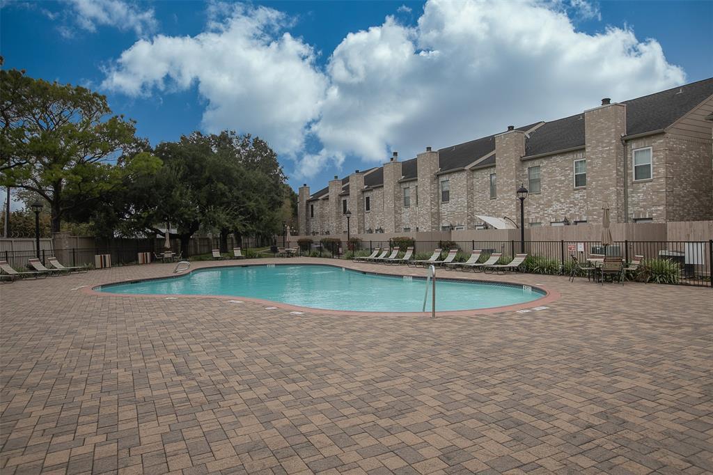 Foto principal - 3214 Holly Hall St