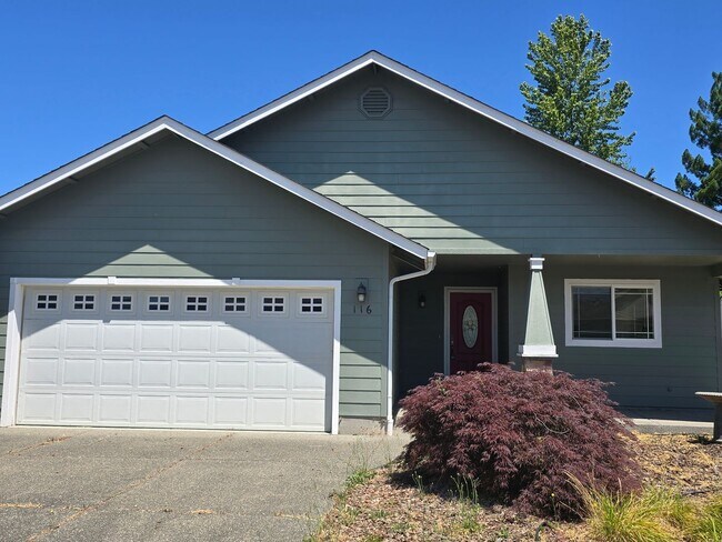 Building Photo - 3 bed 2 bath  Home for Rent in Grants Pass