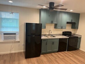 Building Photo - 535 Plymouth St