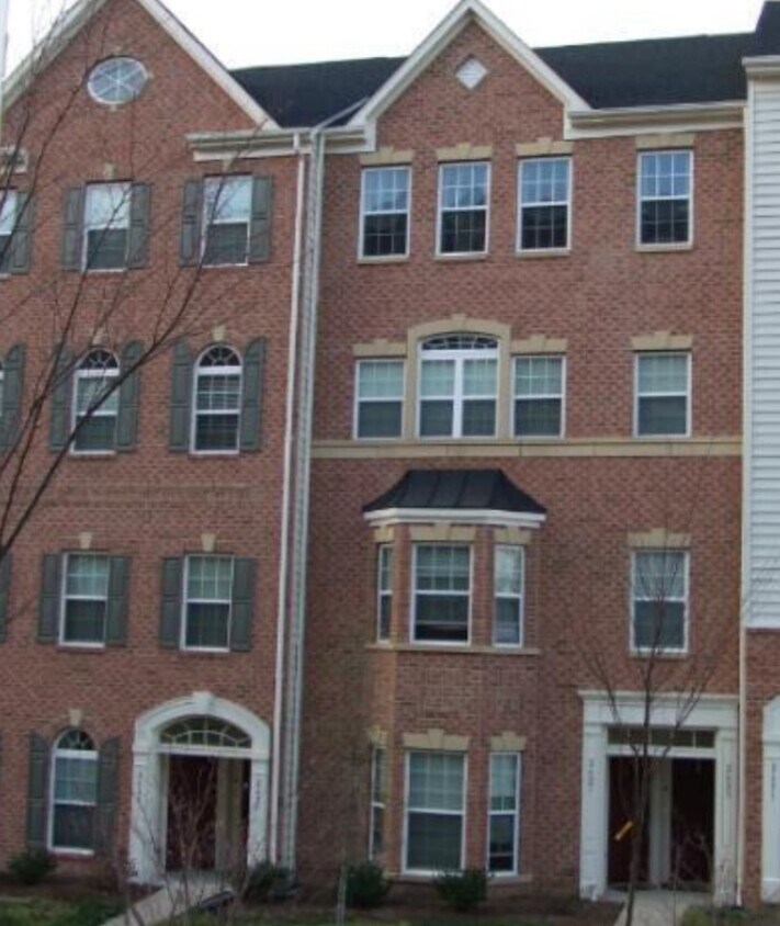 2627 Eastbourne Dr, Woodbridge, VA 22191 Townhome Rentals in