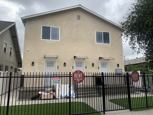 Building Photo - 710 W Gage Ave
