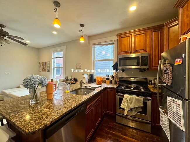 Foto del edificio - 717 Parker St