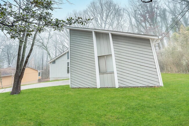 Building Photo - 3592 Todd Dr