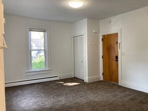 Building Photo - 303 E Madison St