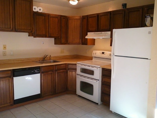 Building Photo - 2129 Ascot Dr