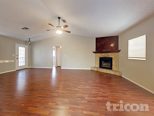 Building Photo - 13415 Twin Lake Ave