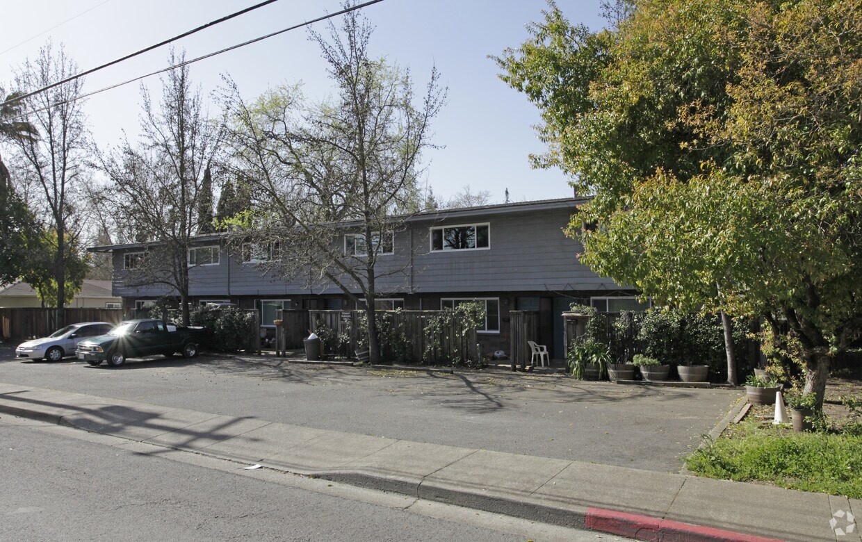 Foto del edificio - 1141 Oak Ave