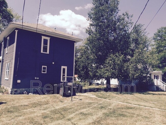 Foto del edificio - 116 N Kinney Ave