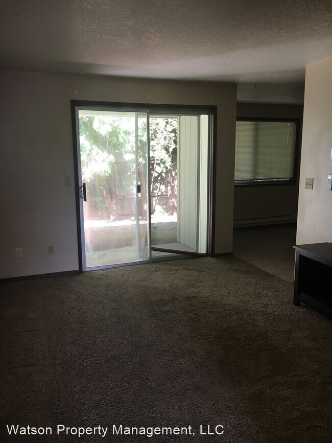 Building Photo - 2418 Main St