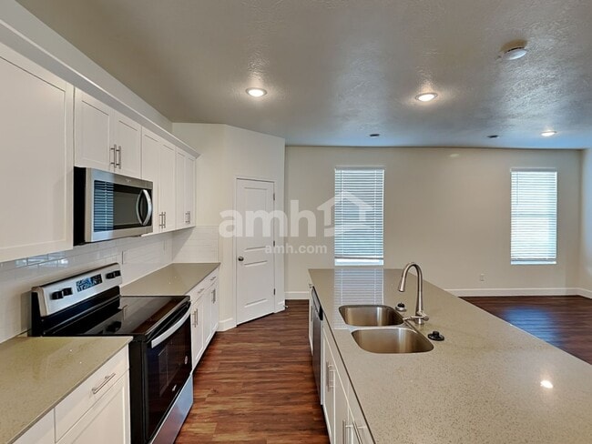 Building Photo - 6088 W Copper Hawk Dr
