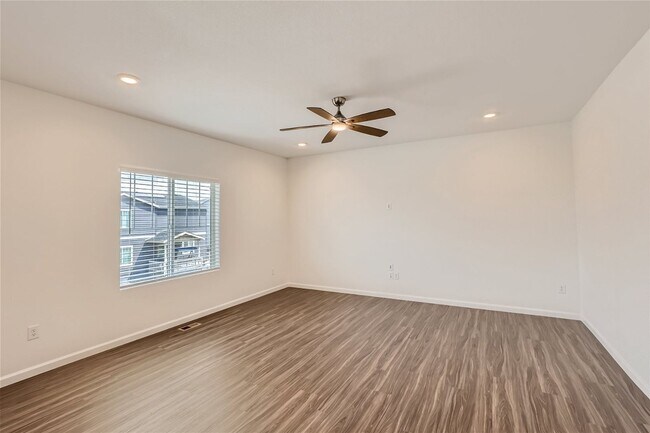 Foto del edificio - Unbeatable Luxury and Amenities: Your Drea...
