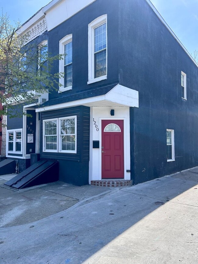 Building Photo - 1200 Bayard St