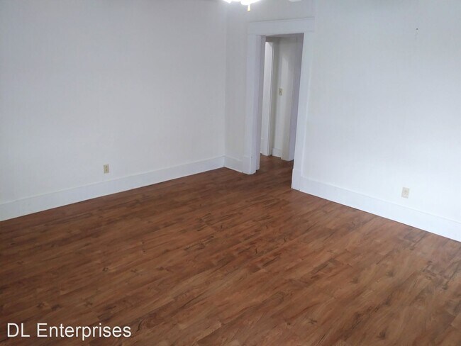 Building Photo - 2 br, 1 bath House - 207 West Bell Avenue