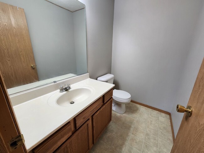 Foto del edificio - 4 Bedroom Home!