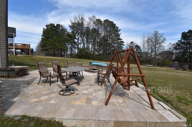 Building Photo - 333 Bear Oak Dr