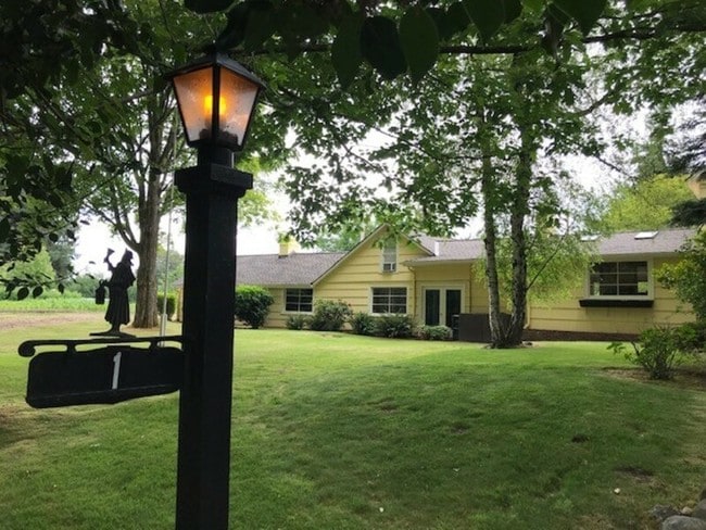 Building Photo - 1 Diamond S Ranch