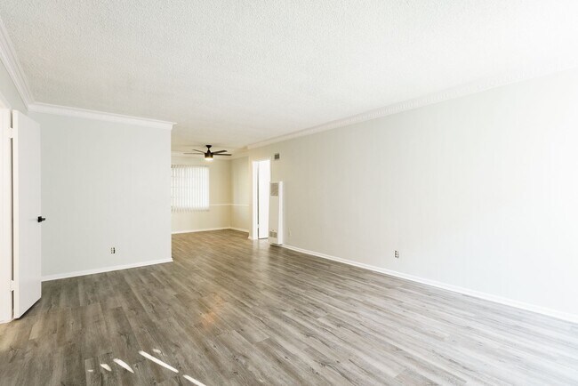 Foto del interior - 970 N. Serrano Ave.