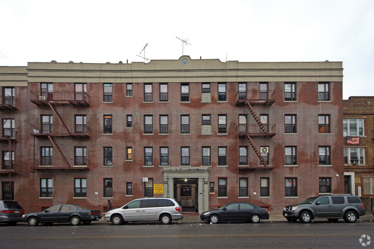Primary Photo - Miltonson Court Apartments