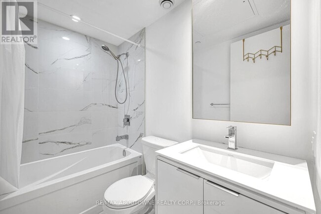 Building Photo - 77 Shuter St