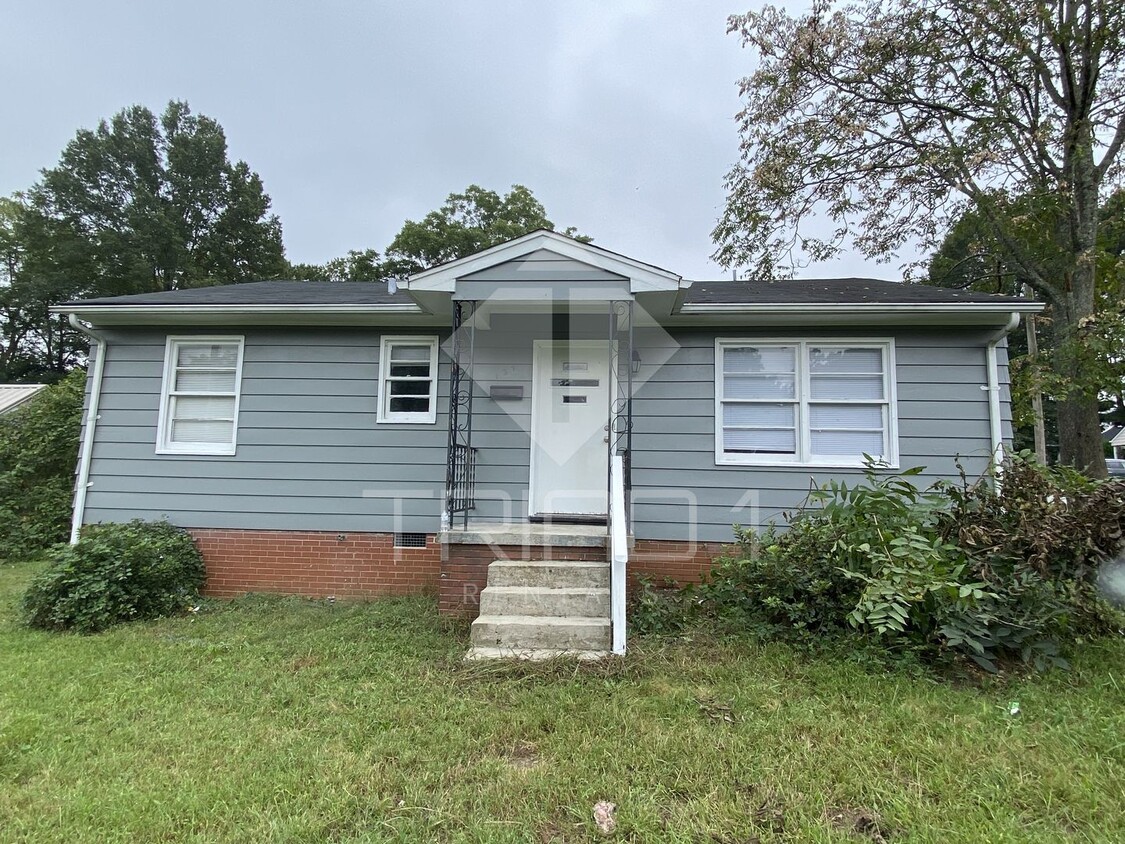 Primary Photo - 3bed/1bath House in Greensboro!