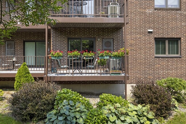 Foto del edificio - 7 Ledgewood Way